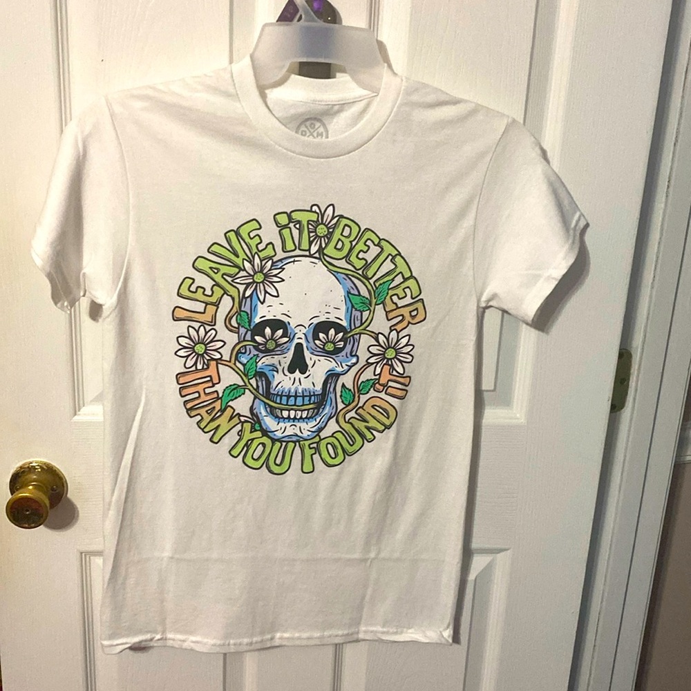 DOM graphics short sleeve tee shirt, size: small NWOT